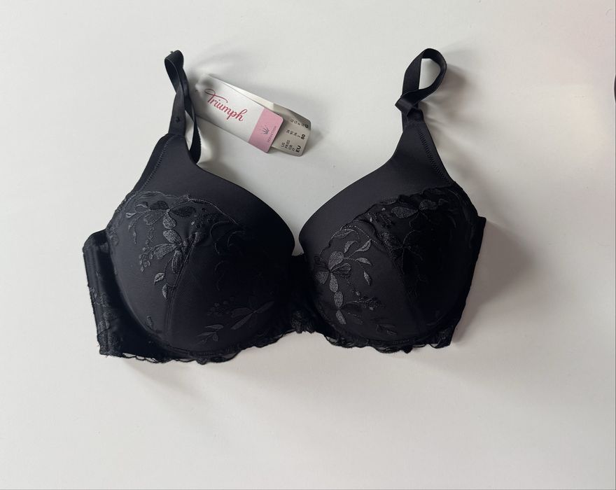 Nowy czarny biustonosz Triumph