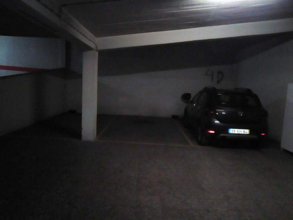 Garagem parqueamento Costa da Caparica