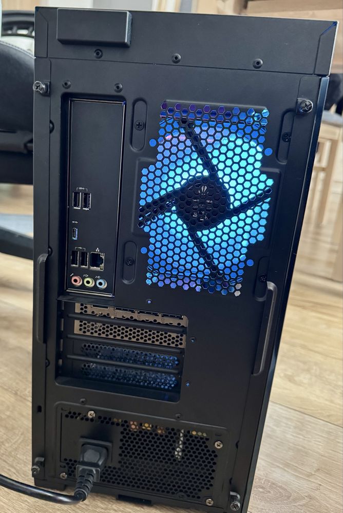 Lenovo legion T5 26IOB6 I5-11400F 48GB RAM 512SSD RTX 3060Ti W11
