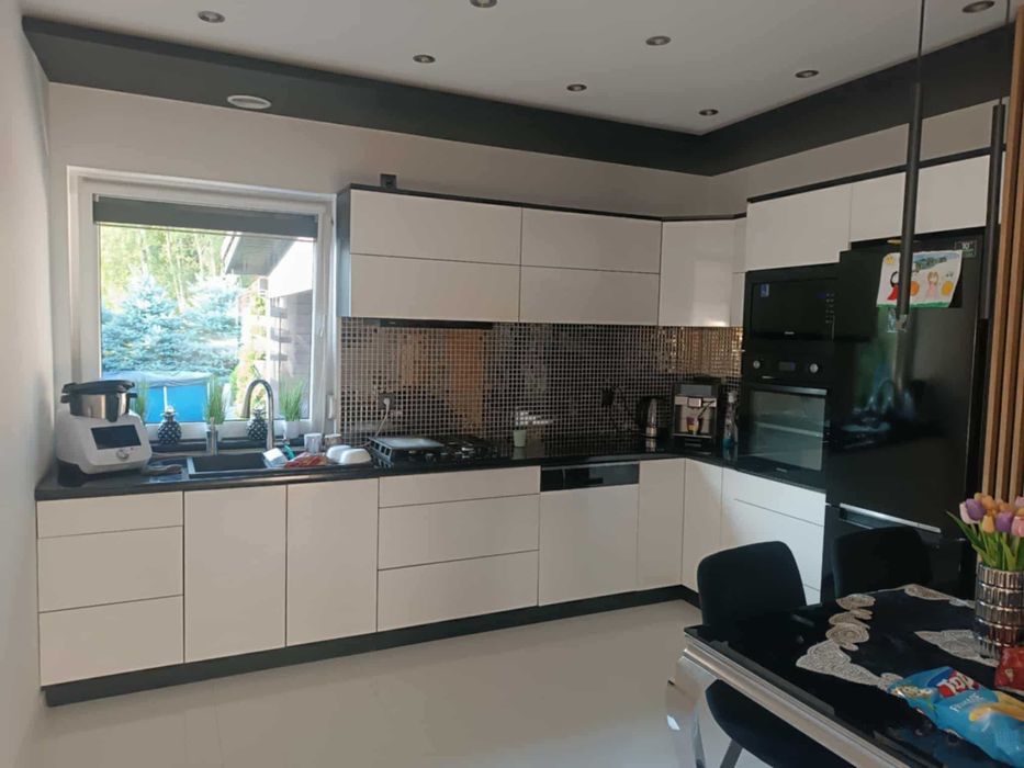 Lakierowanie renowacja odnawianie frontów meblowych kuchennych