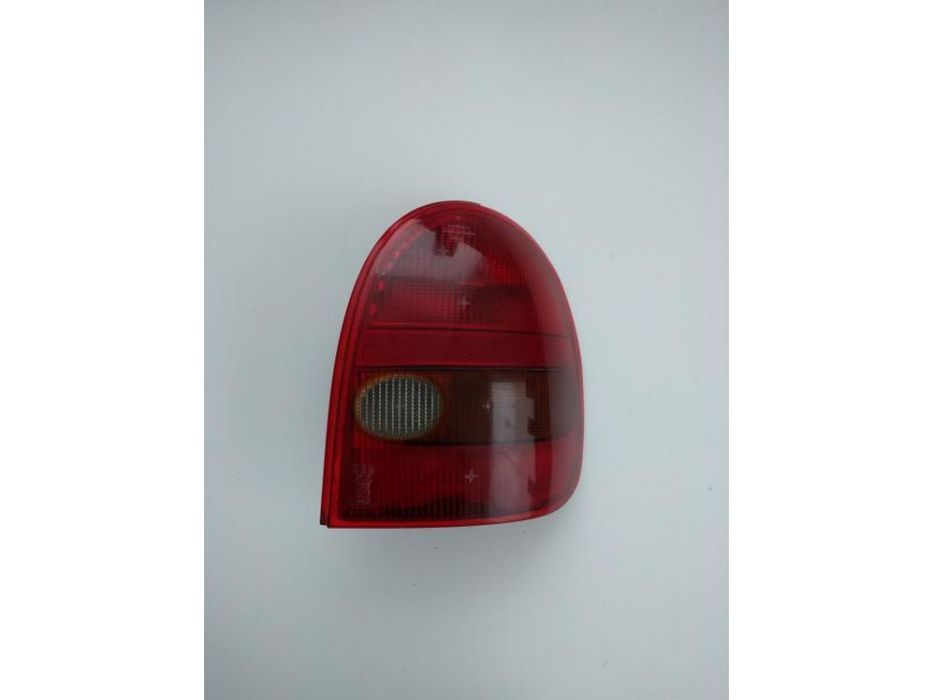 Farolim farol tras direito opel corsa B 3 portas