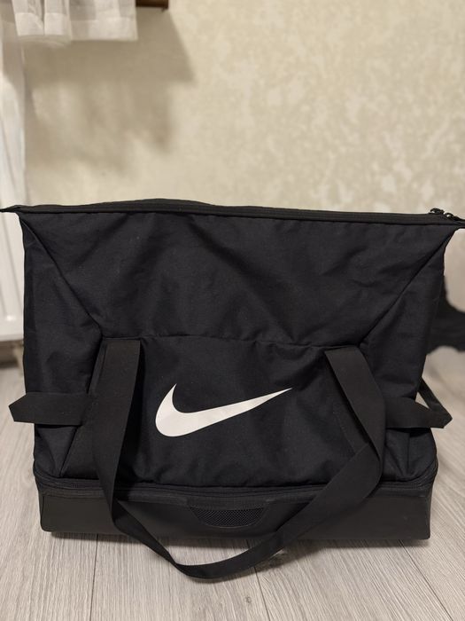 Cумка з відділом для взуття Nike