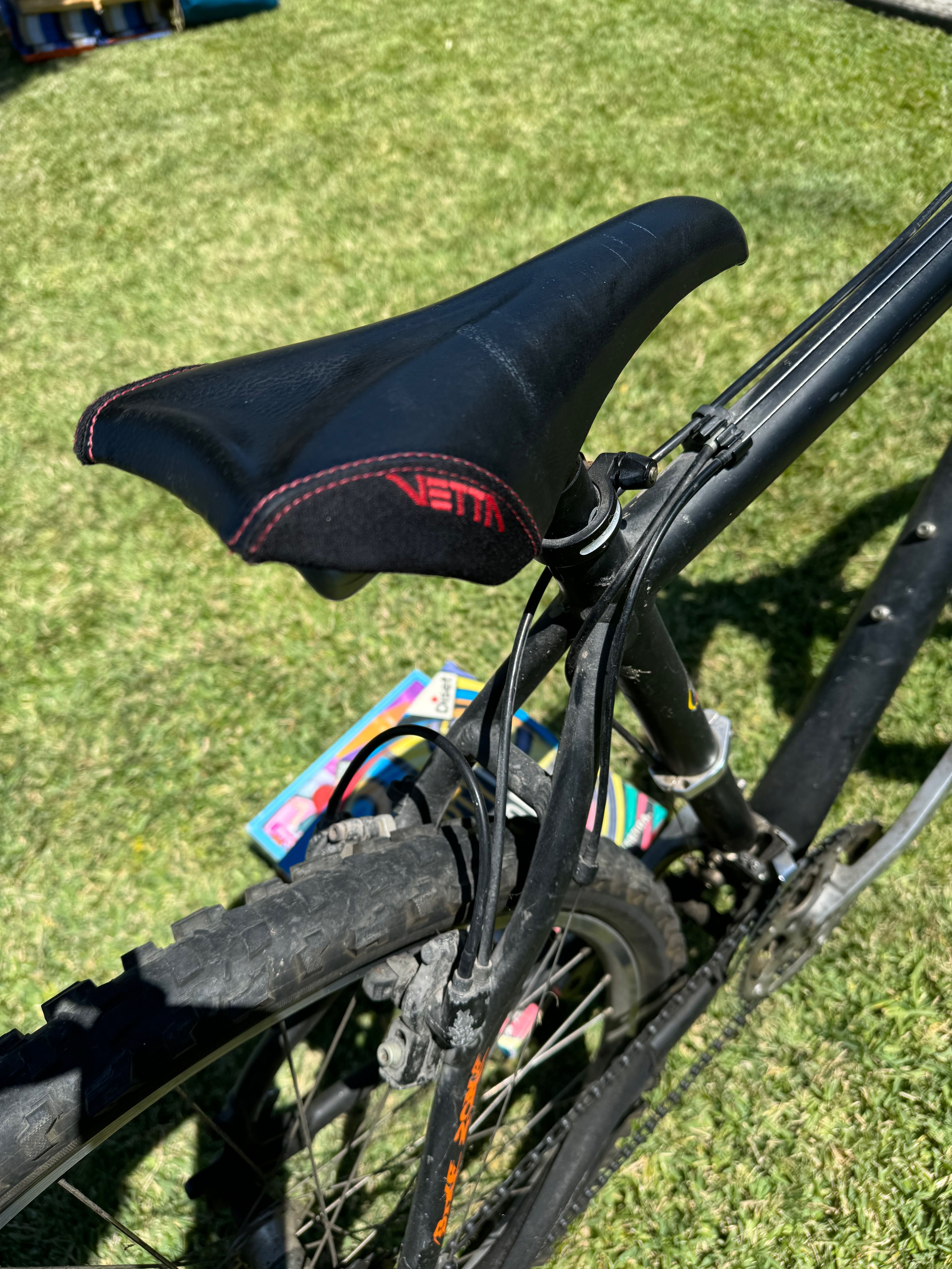 Bicicleta BTT preta