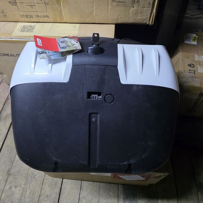 Kufer centralny GIVI 58L MAXIA 5 HONDA z oparciem - wersja limitowana