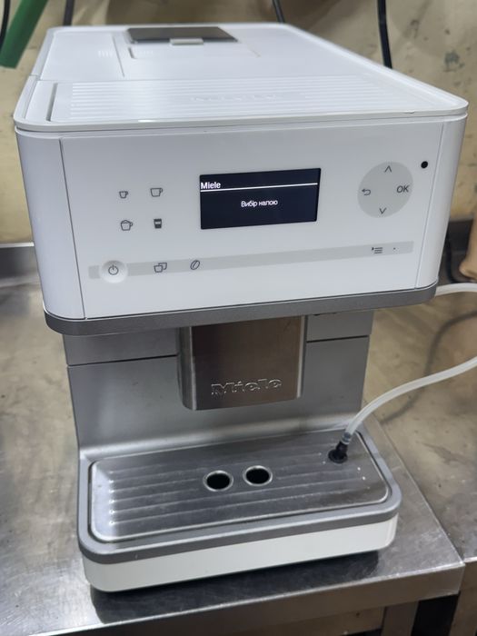 Кавомашина Miele CM6100