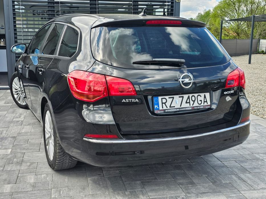 Wynajem samochodów- Opel Astra J Kombi 1.7 D- Niska kaucja- Brzozów