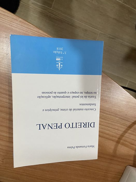 Livro Direito penal conceito material de crime, princípios e funda.