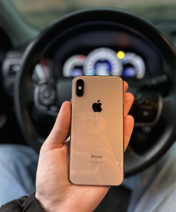 iPhone Xs gold  64 gb