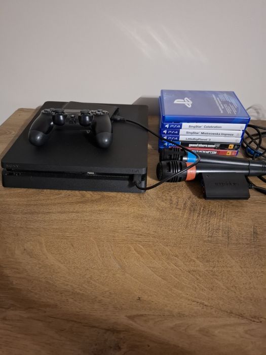 Ps4 slim + singstar i gry