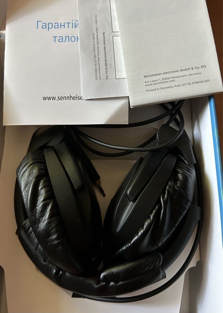 Навушники Sennheiser HD 300 Pro