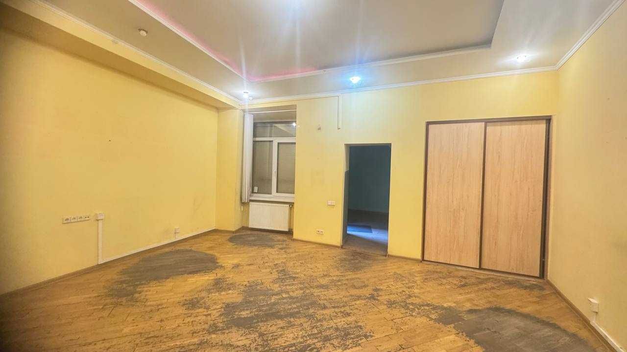 Оренда офісного приміщення в центрі міста по вул. Франка 9
