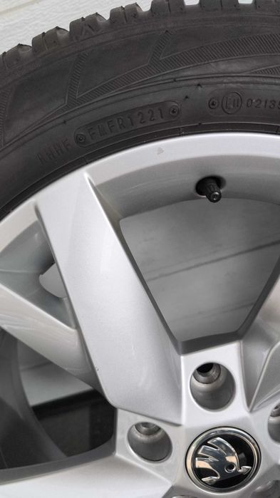 Koła 17" Skoda Octavia IV Yeti Vw opony zima 205/55/17 5x112 (OL1937)