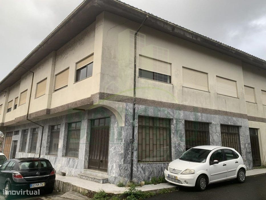 Armazém para venda em Perre