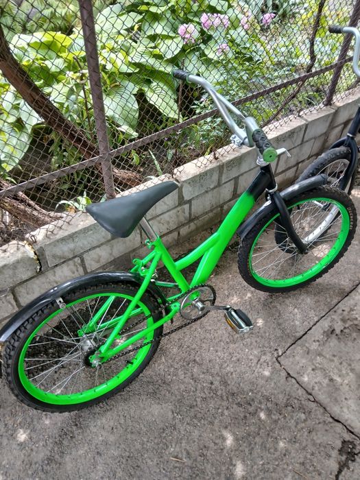 Два велосипеда подростковый