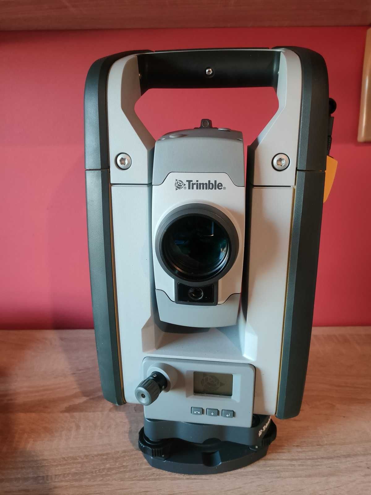 Tachimetr pod system sterowania maszyn Trimble SPS930 z  TSC3 z SCS900