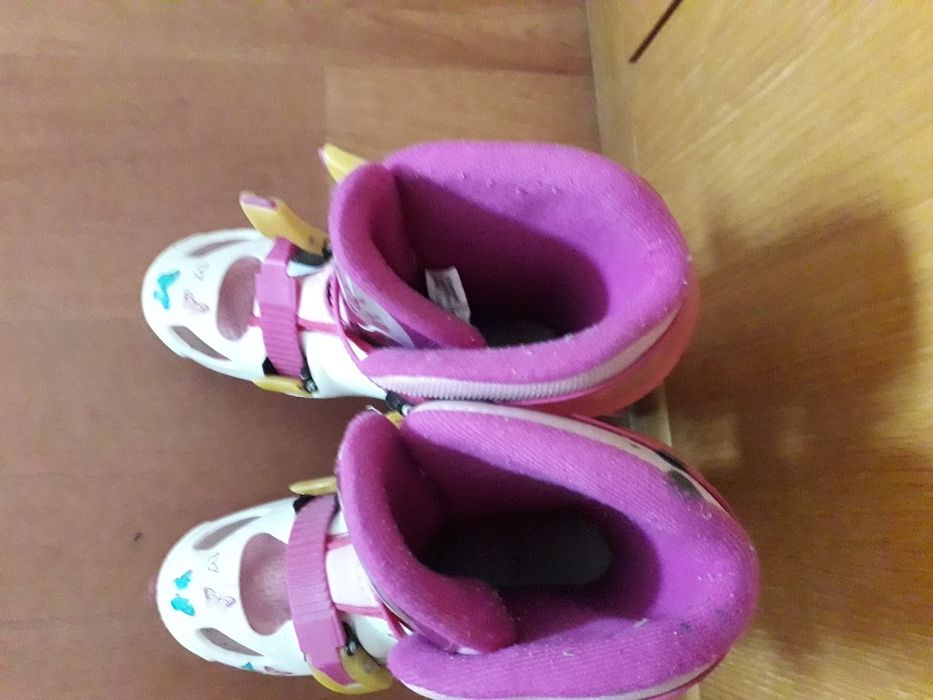 Patins em linha da Barbie