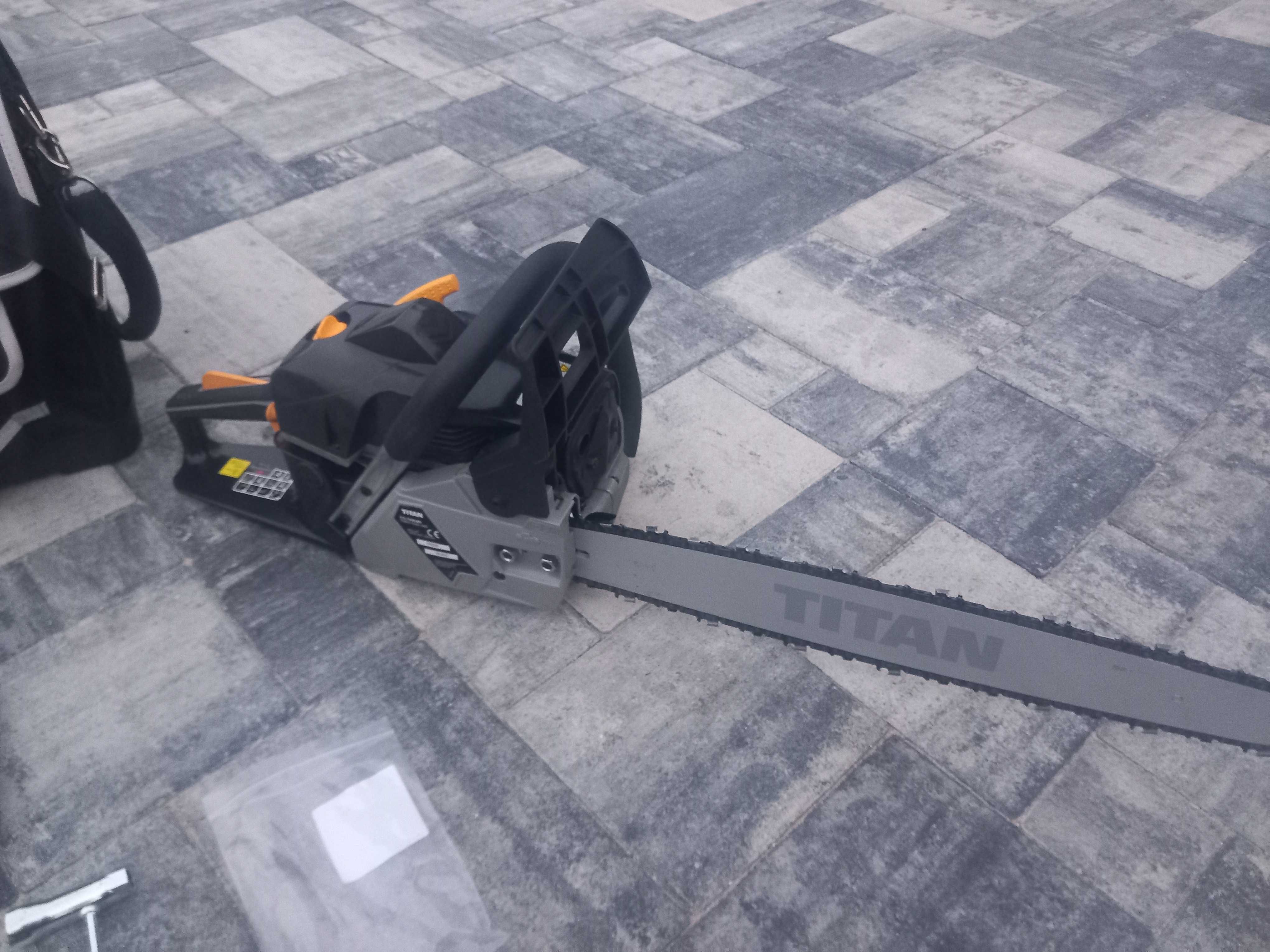 Piła pilarka spalinowa z walizką Titan TTL760  2,9 KM!!