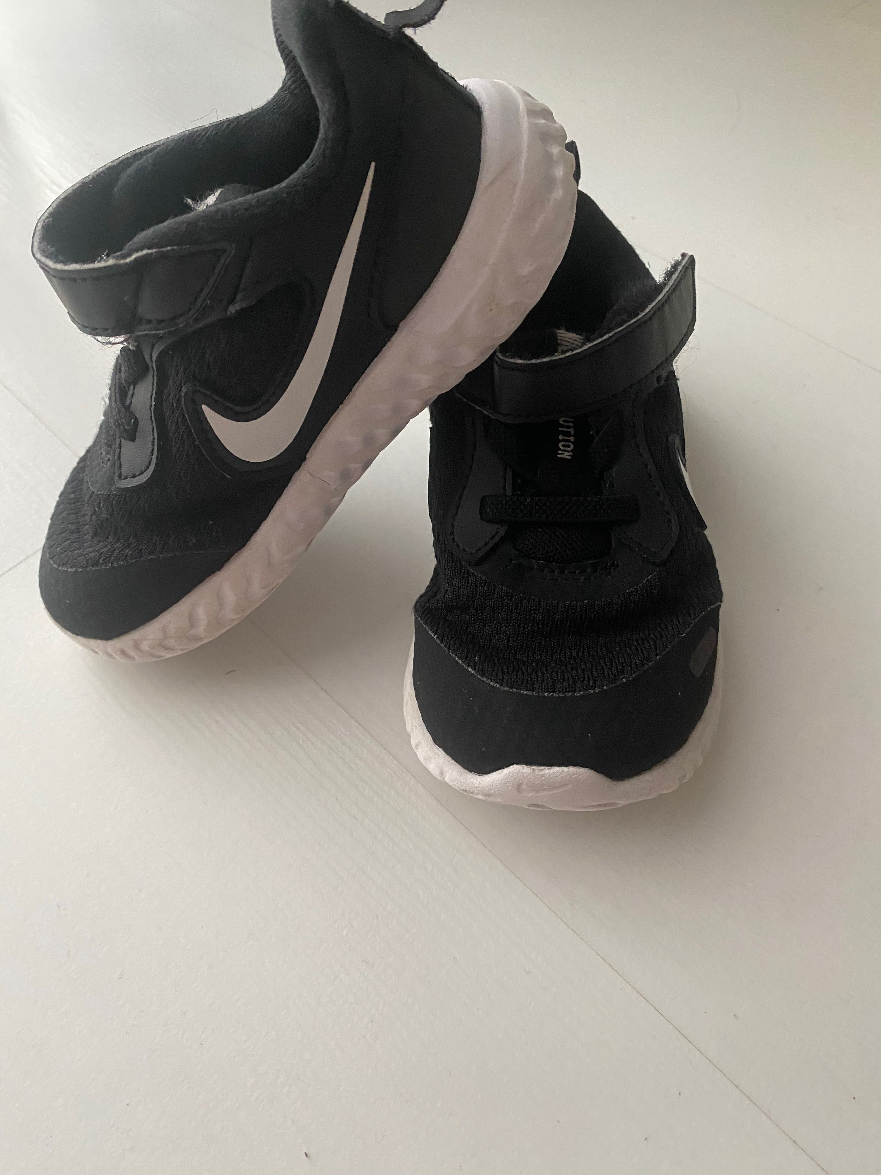 Кросівки дитячі б/в Nike оригінал