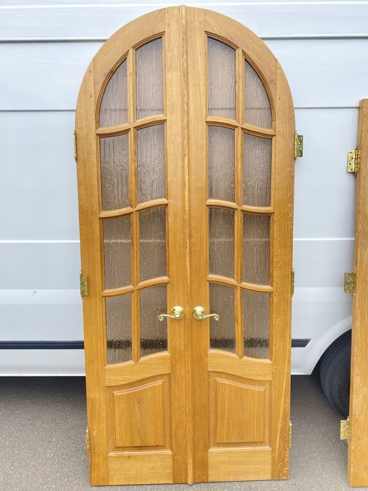 Продам вхідні чи між тамбурні  дубові  двері  в хорошому стані.