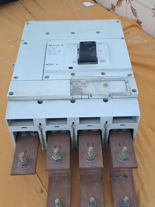 Dijuntor de 800Amp