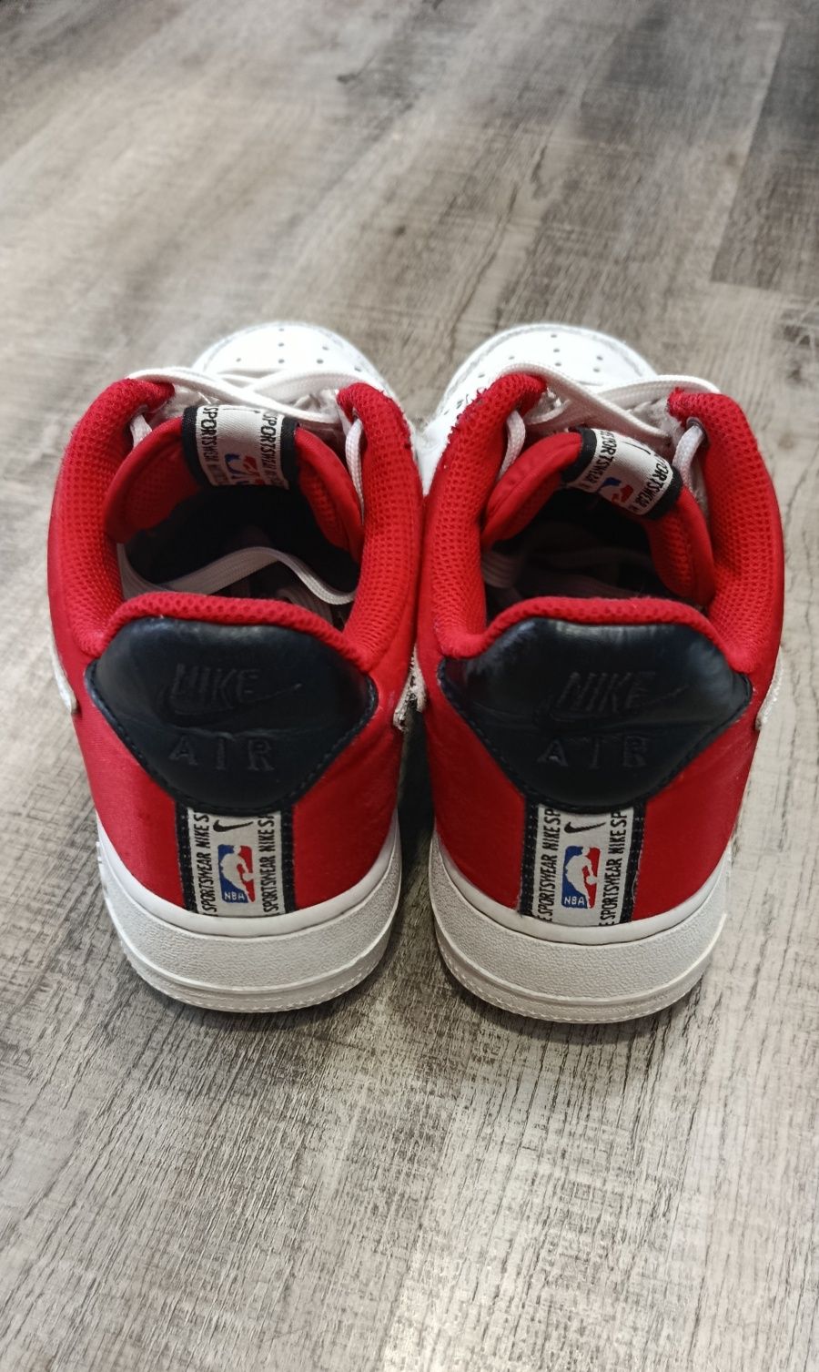 кросівки NBA x Nike Air Force 1 07 LV8 white red