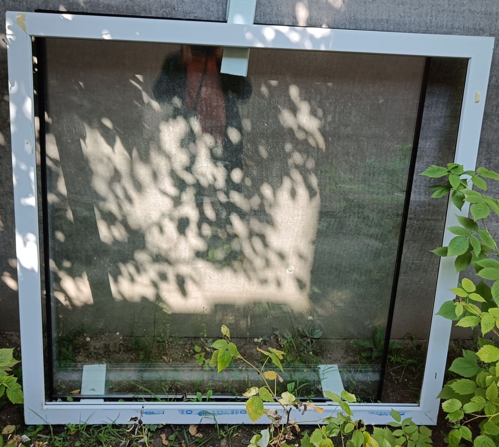 Вікно металопластикове (ПВХ) глухе 1360х1470 двокамерний склопакет