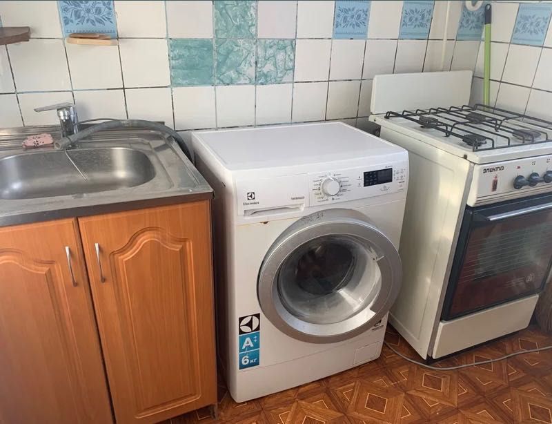 Продам двокімнатну квартиру центр Вишневого