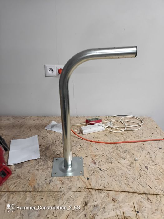 Wieszak do anteny/satelity