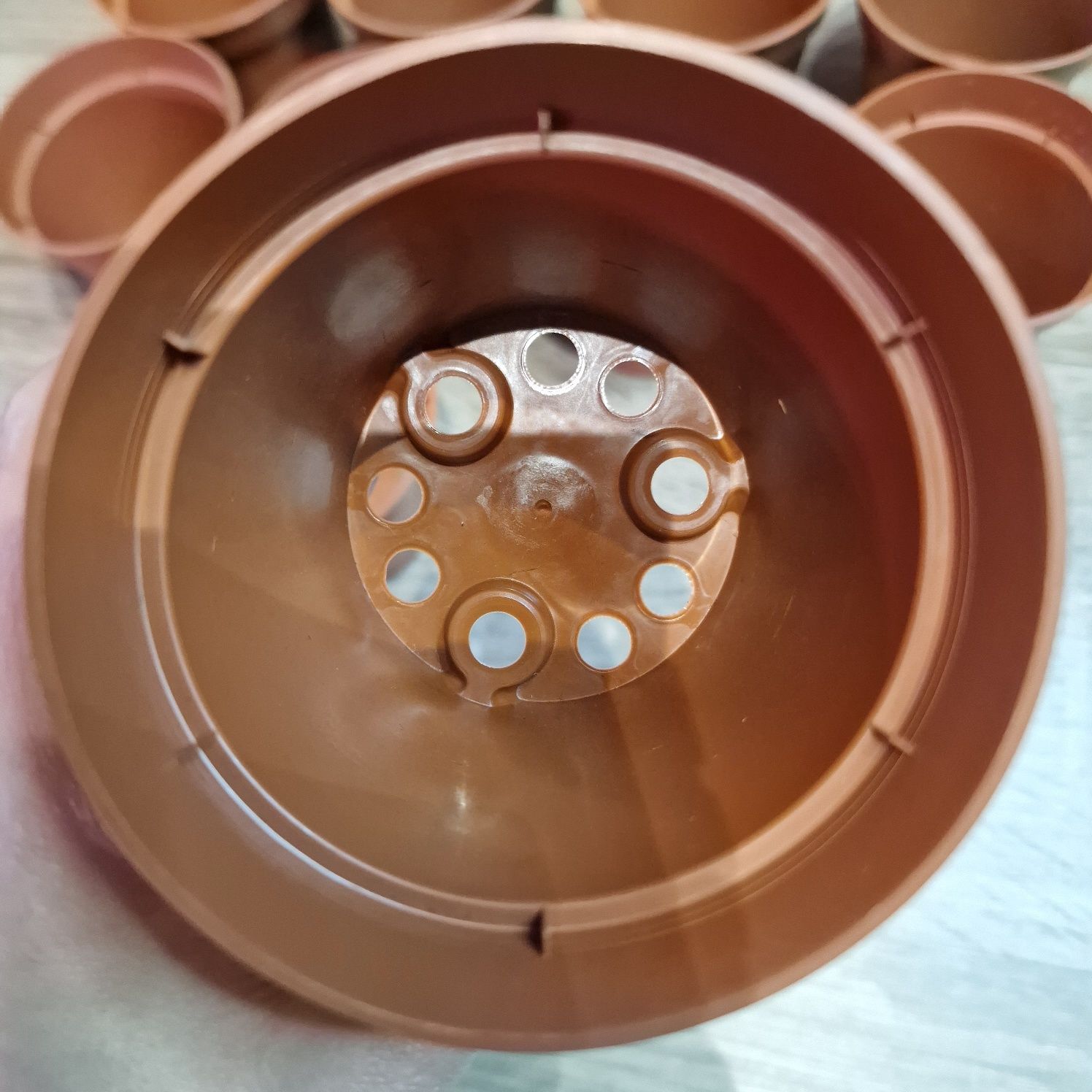 Doniczki brązowe zestaw 10 sztuk 8x6,5 cm 0,22L produkcyjne