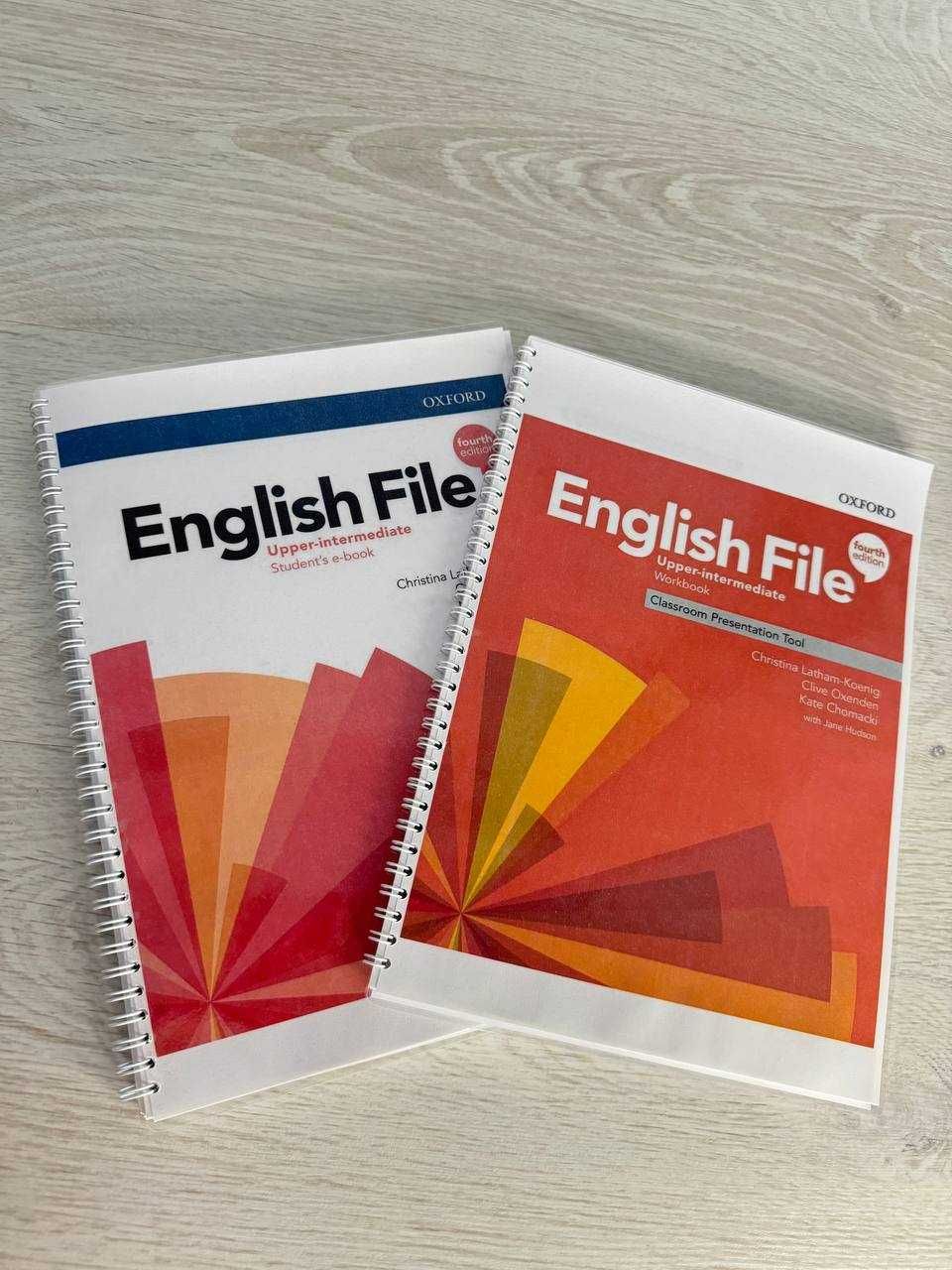 English File є всі рівні та видання (комплект книга + зошит)