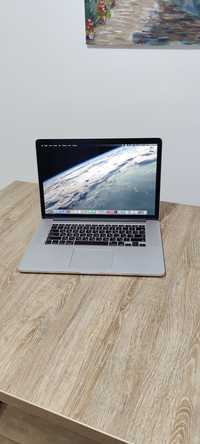 Apple MacBook Pro 15" Silver i7/16/256GB Батарея всего 143 цикла