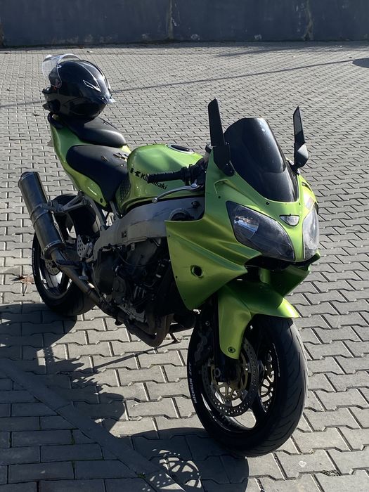 Kawasaki zx9r (2002)
