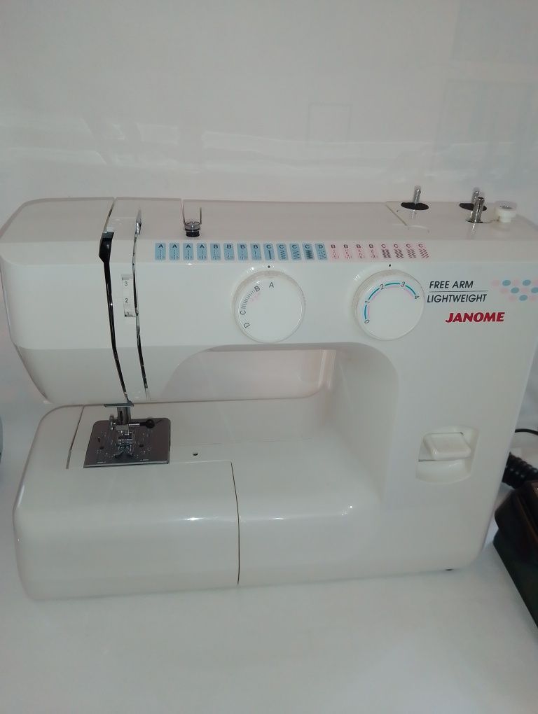 Швейна, швейная, машина Janome 743-03