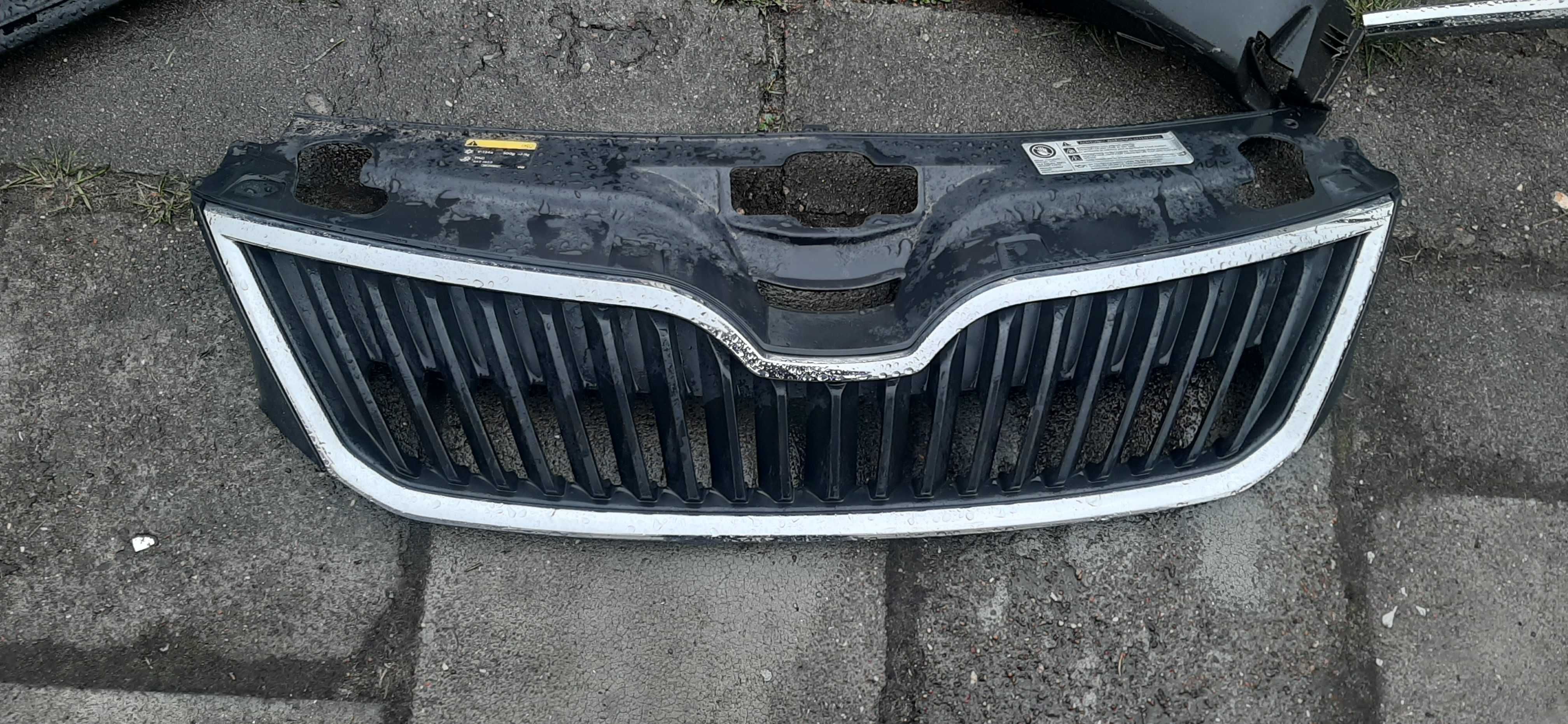 atrapa grill skoda rapid