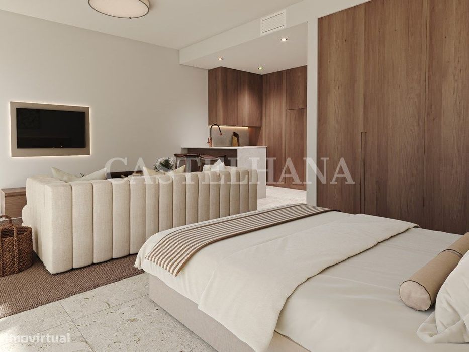 Apartamento T0 com jardim, junto à praia, no Carvoeiro, Algarve