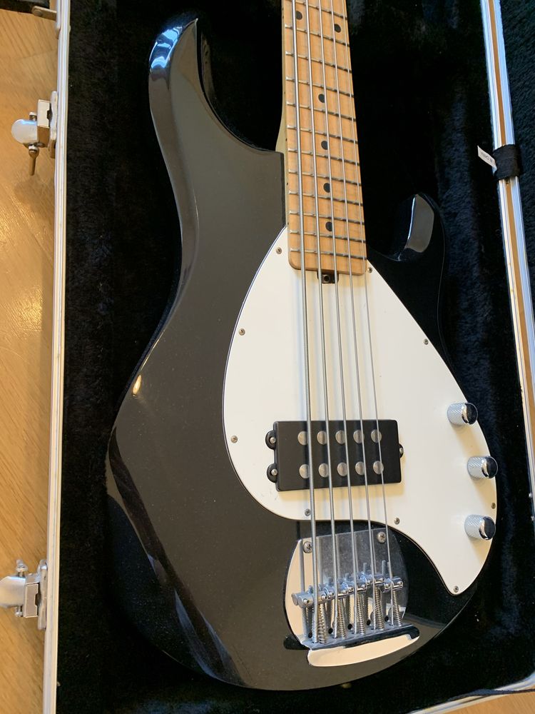 Baixo OLP (Ernie Ball) 5 cordas com hardcase