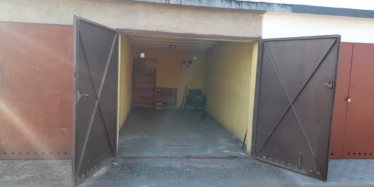 Garaż Do Wynajęcia Bielawa