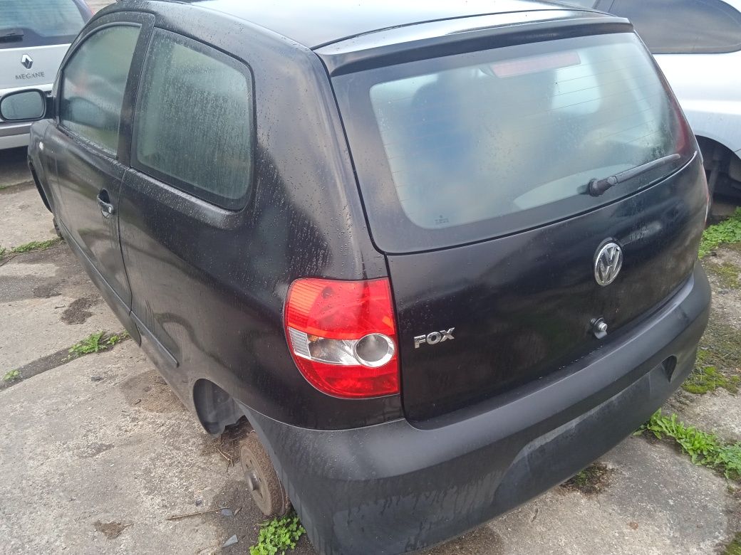 VW Fox L041 części blacharskie silnik skrzynia