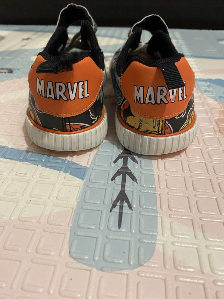 Buty marvel rozmiar 31