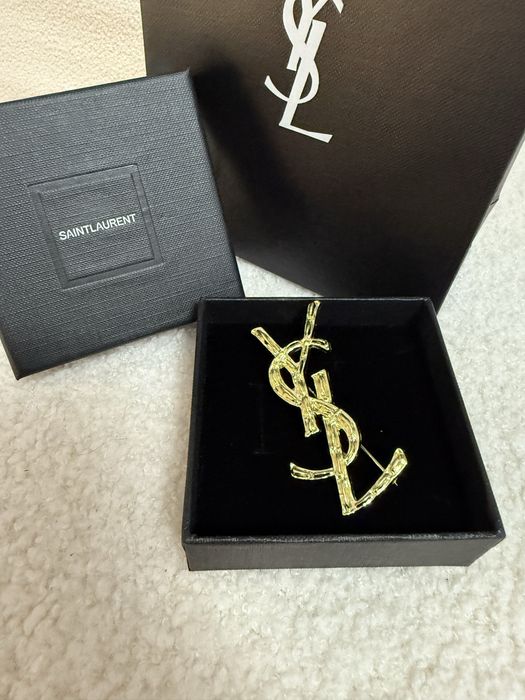 Broszka YSL duża z pelnym opakowaniem logowana