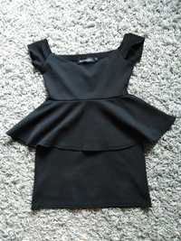 Czarna dopasowana sukienka