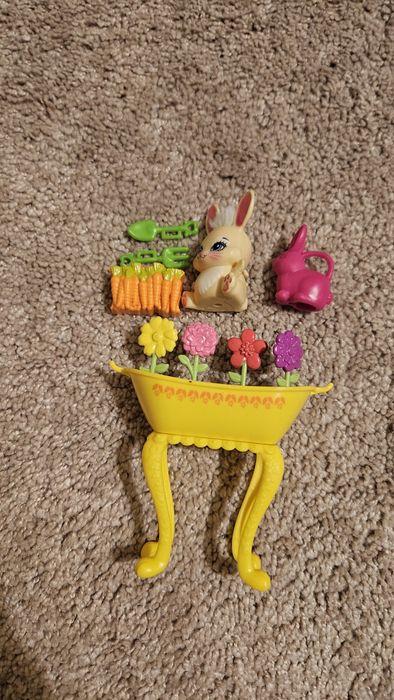 Lalka enchantimals kogut