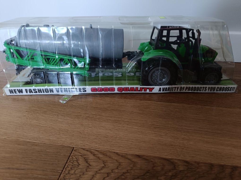 Zabawka traktor rolnictwo z naczepą