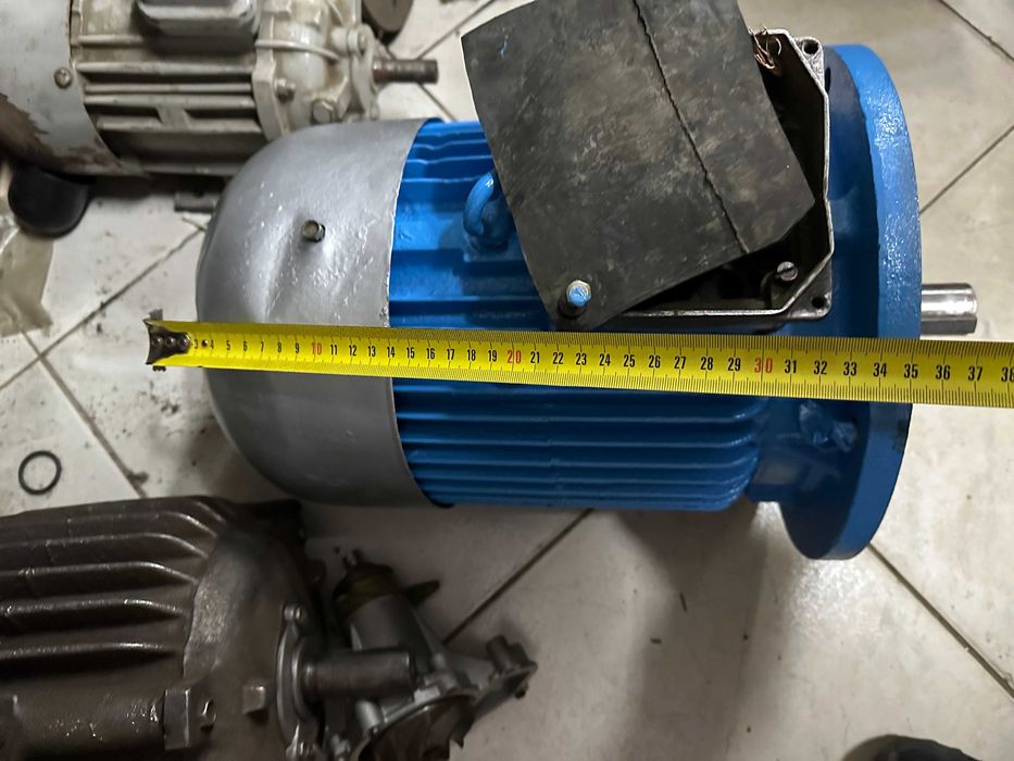 ЭЛЕКТРОДВИГАТЕЛЬ Электромотор  5.5 х 1500