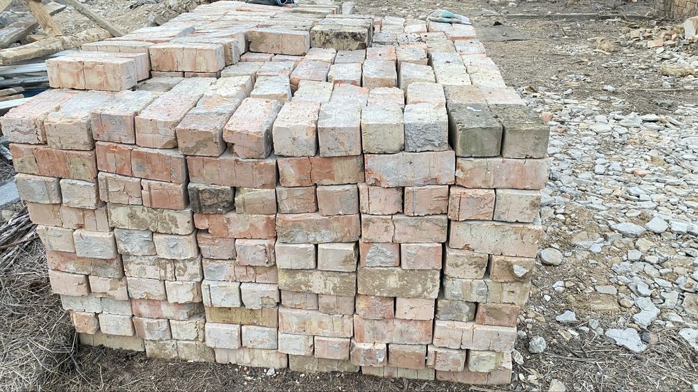 Продам б/у кирпич полуторный без дырочек
