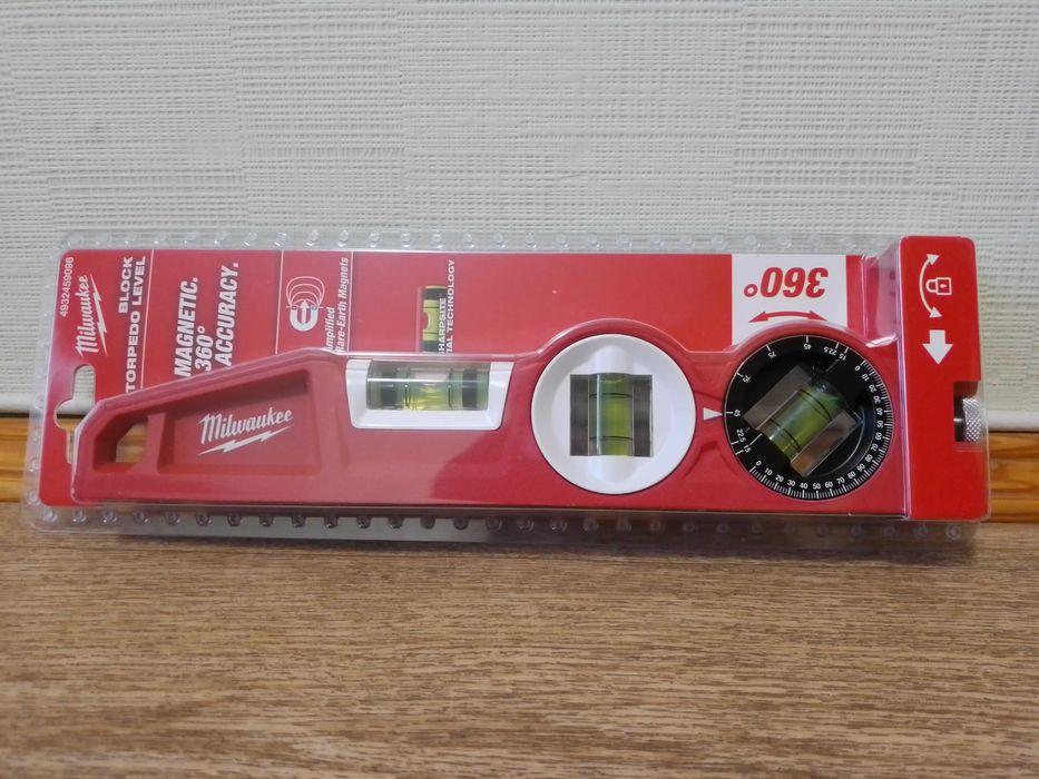 Рівень Slim Box MILWAUKEE, 10/20см / Уровни строительные