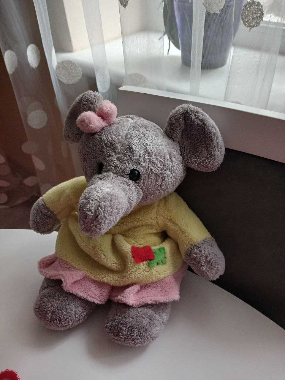 мягкі іграшки зайчик та слоник