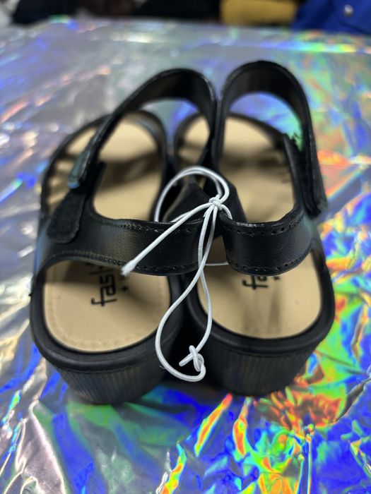 Sandálias pretas tamanho 40