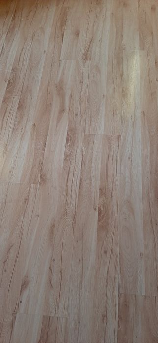 Panele podłogowe + listwy podłogowe