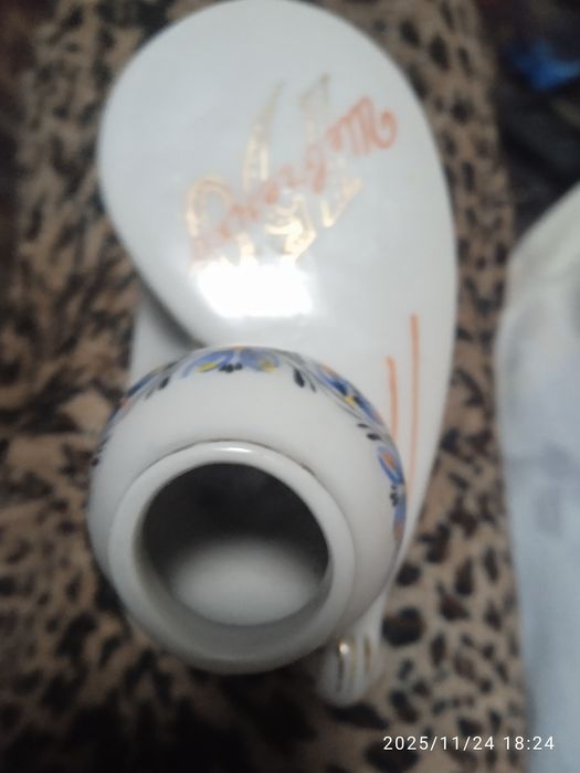 Продам чернильницу фарфор 150 лет Т.Г Шевченко.